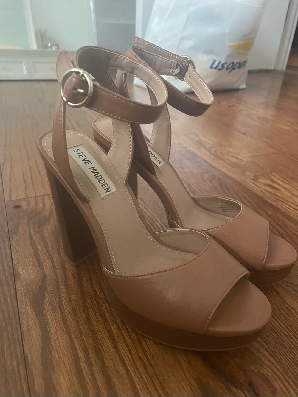 Steve Madden Epic Cognac Heels Size 6.5